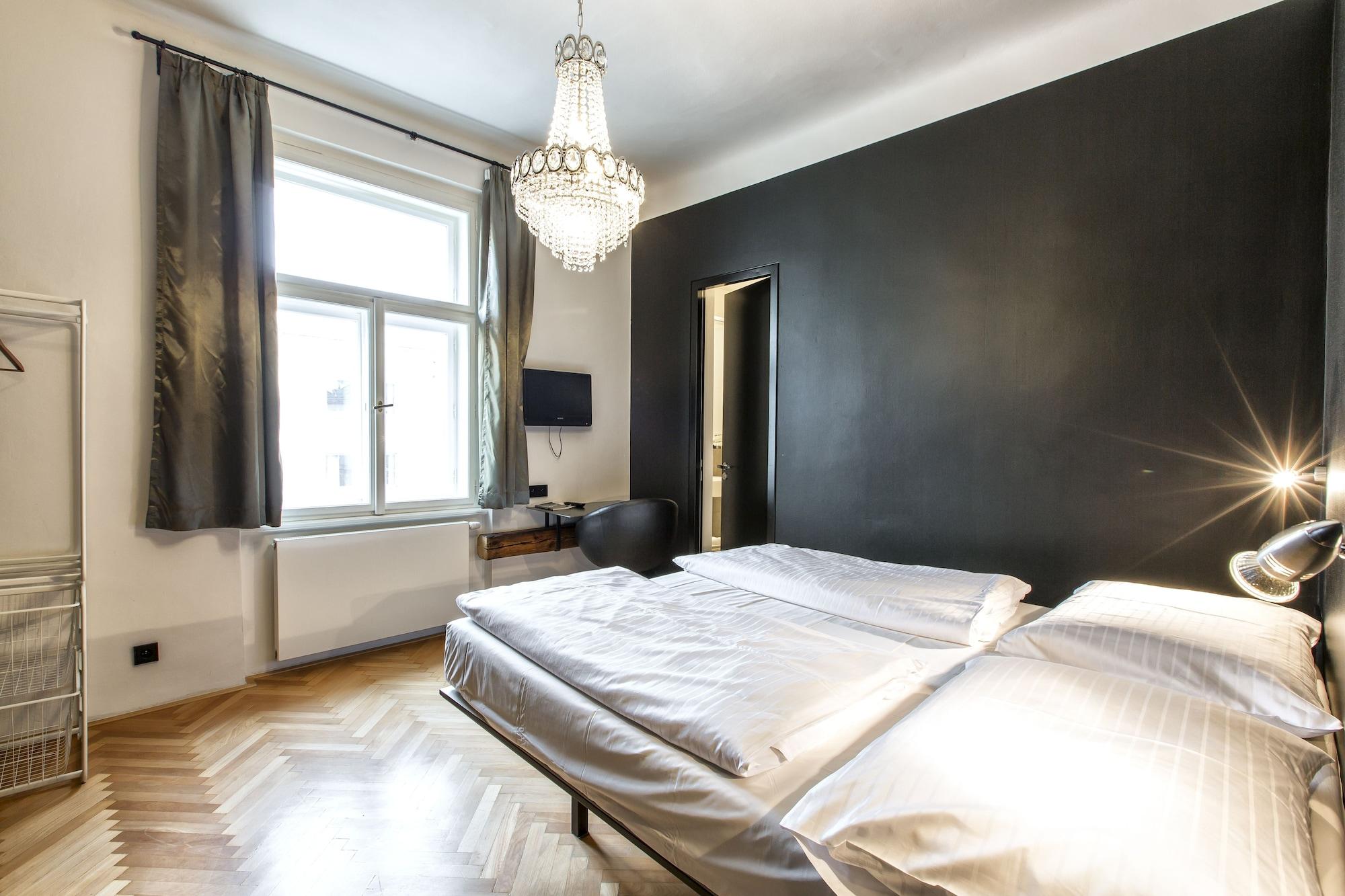 Sophie'S Hostel Praha Bagian luar foto