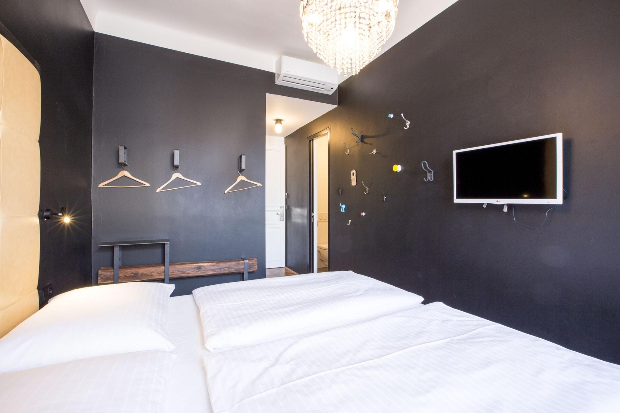 Sophie'S Hostel Praha Bagian luar foto