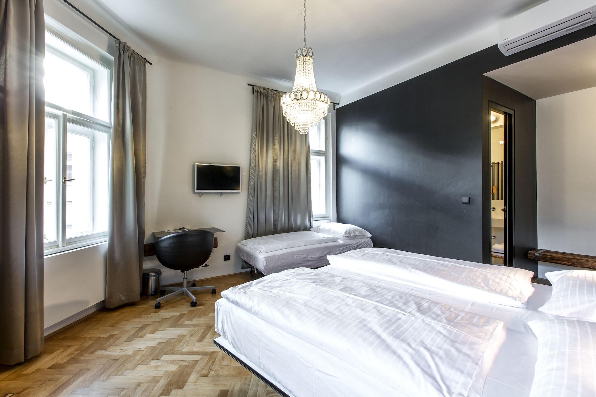 Sophie'S Hostel Praha Bagian luar foto