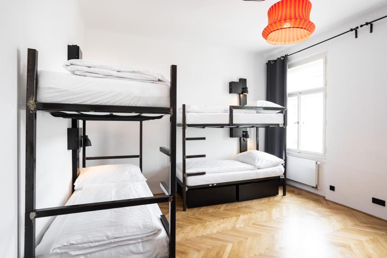 Sophie'S Hostel Praha Bagian luar foto