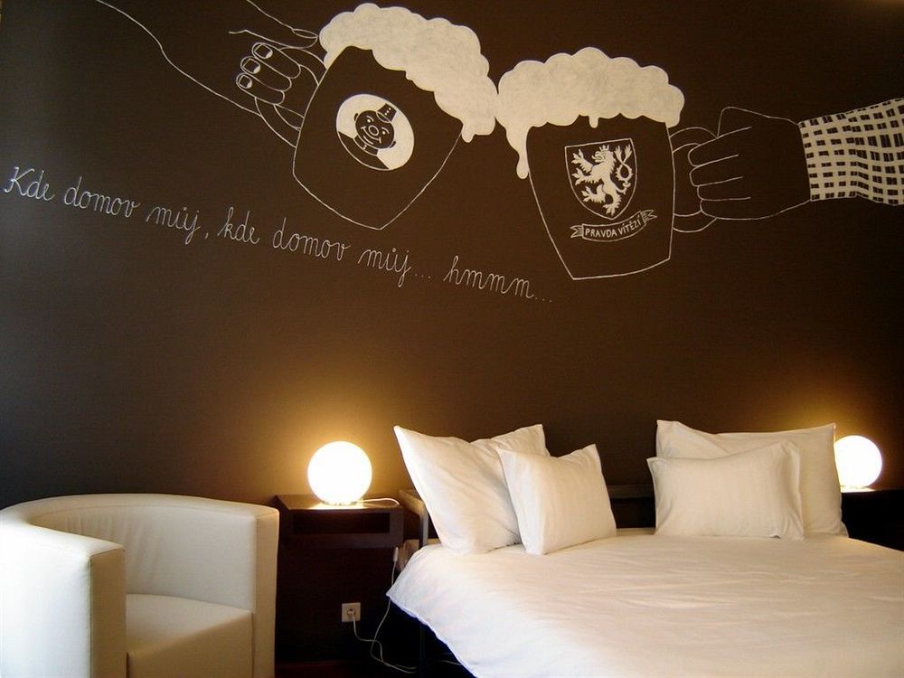 Sophie'S Hostel Praha Bagian luar foto